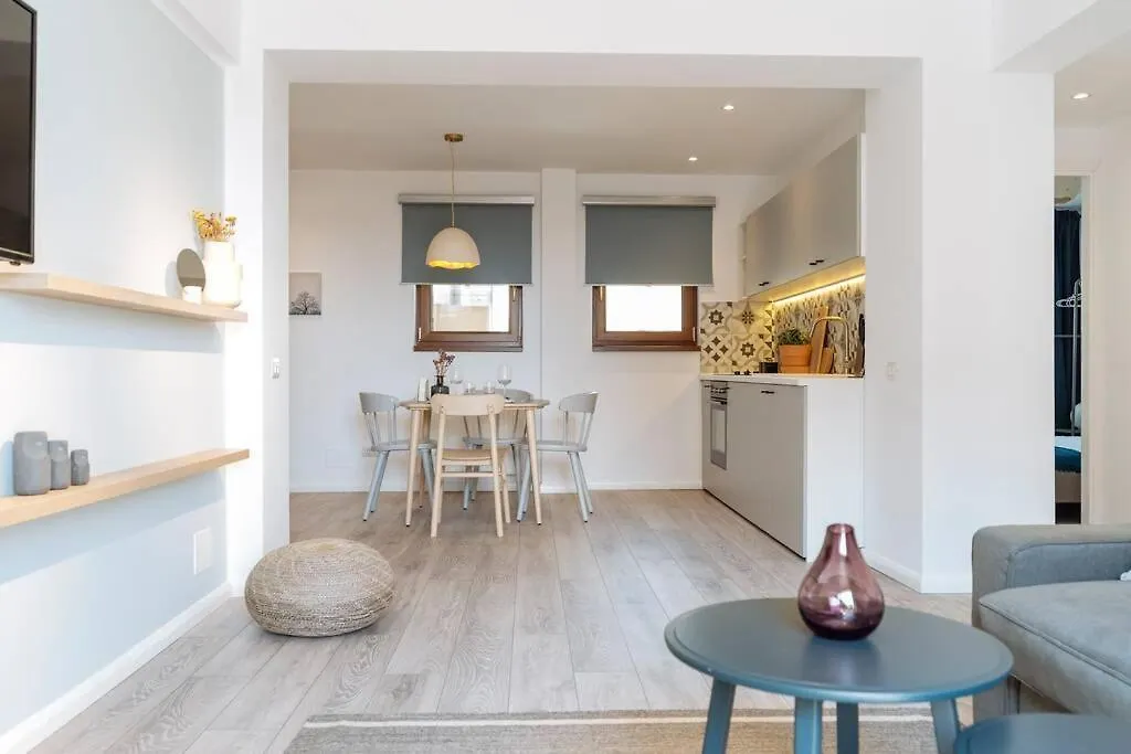 Sunny 2Br Flat - Old Town View Lägenhet Bukarest