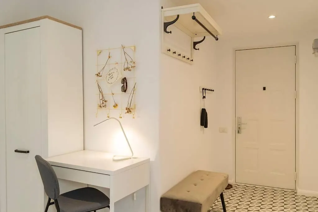 Sunny 2Br Flat - Old Town View Apartment Bucharest Romania