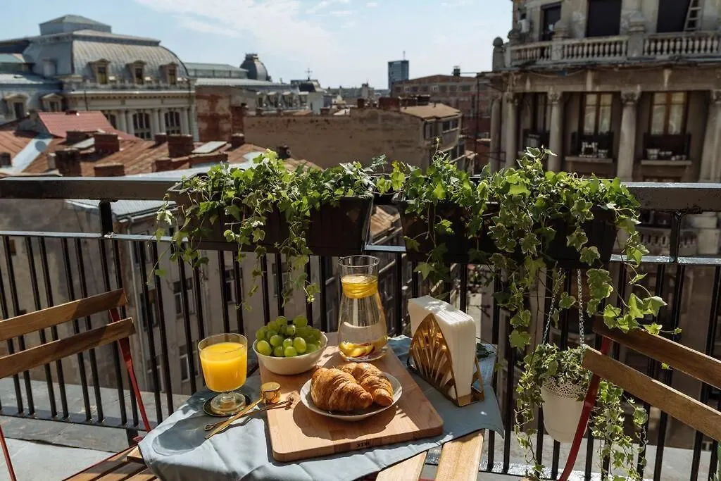 Sunny 2Br Flat - Old Town View Apartamento Bucareste