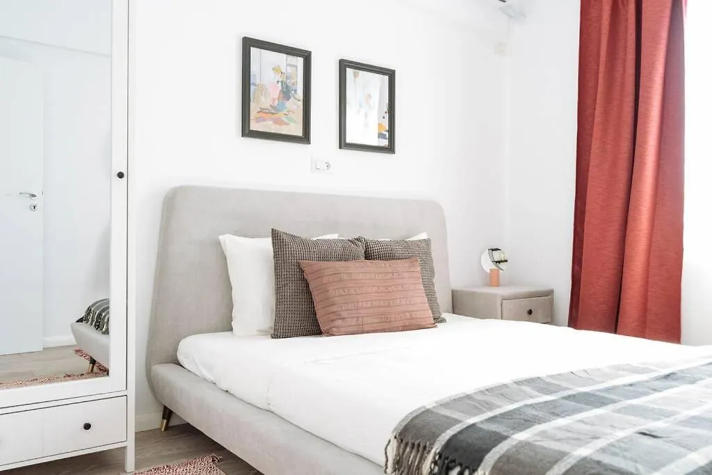 Sunny 2Br Flat - Old Town View Apartamento Bucareste
