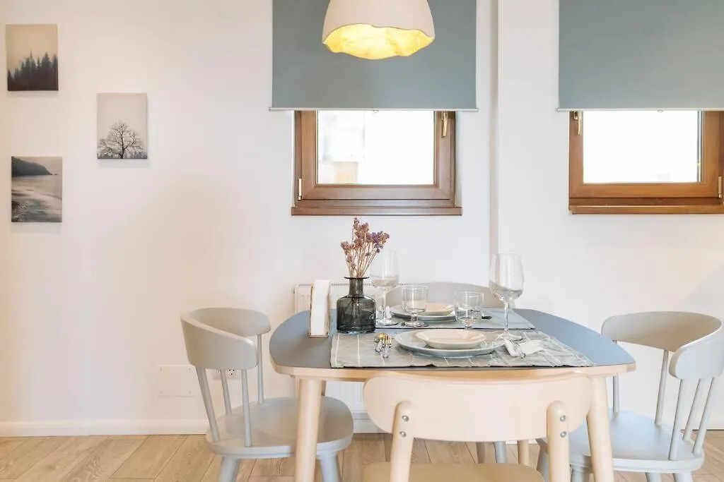 Sunny 2Br Flat - Old Town View Apartamento Bucareste Roménia