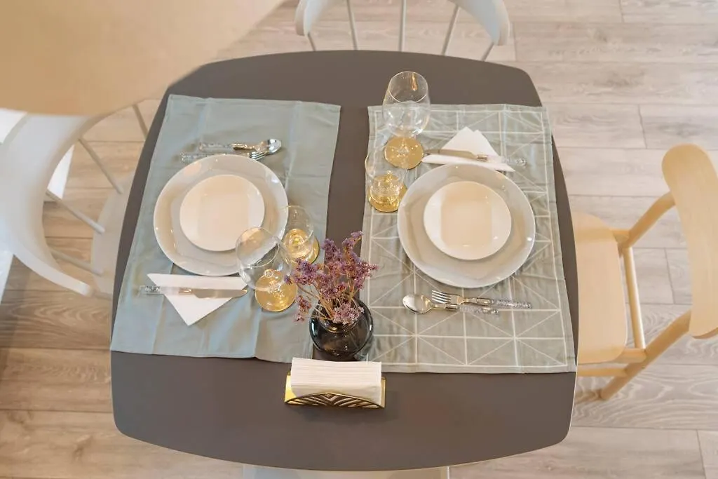 Sunny 2Br Flat - Old Town View Apartamento Bucareste